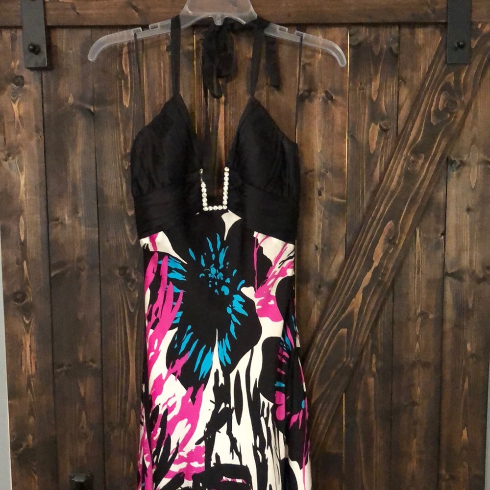 Cache formal gown